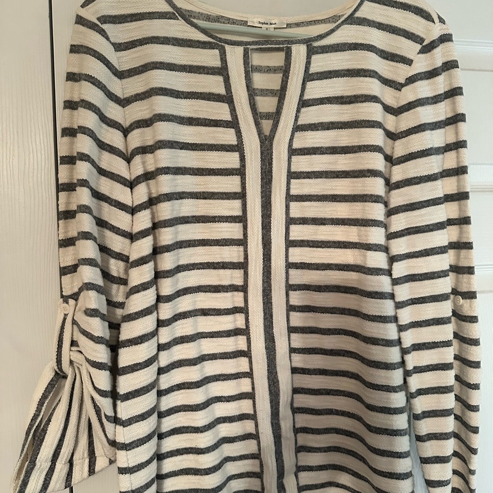Sophie Max Cream and Gray Knit Top